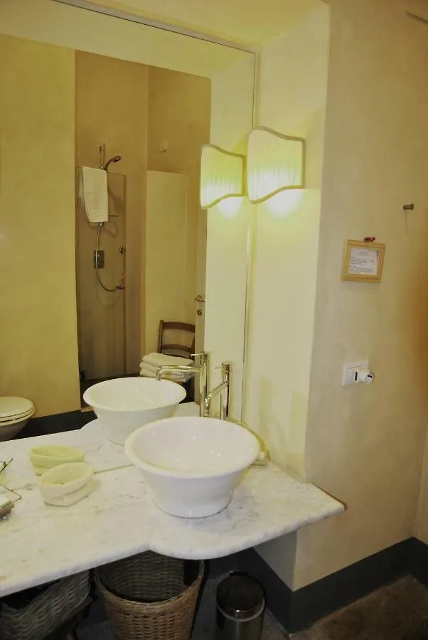Villa Cavadini Relais Appiano Gentile 3*,  Italy